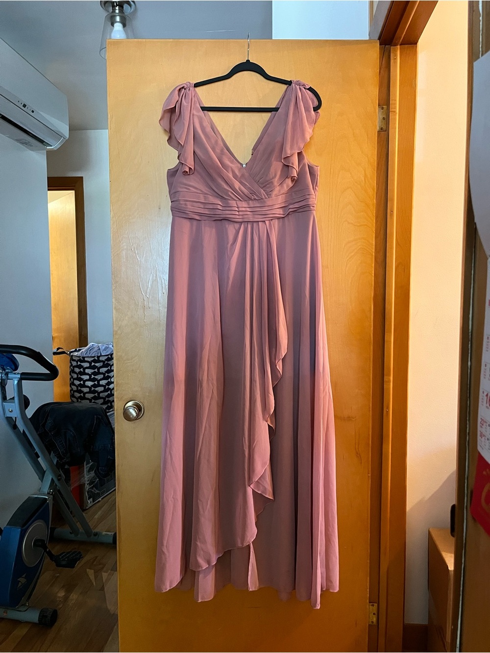 Elegant Flowy V-Neck Long Dress in Dusty Rose